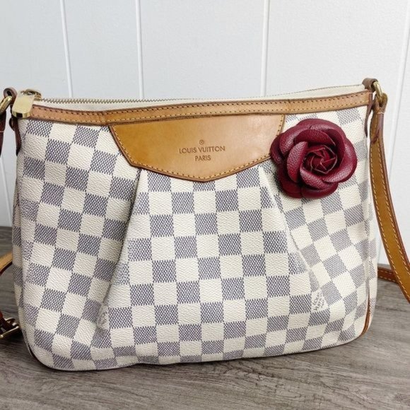 Whiskey Kiss Handbags - Camellia Flower Vegan Leather Magnetic Bag Charm